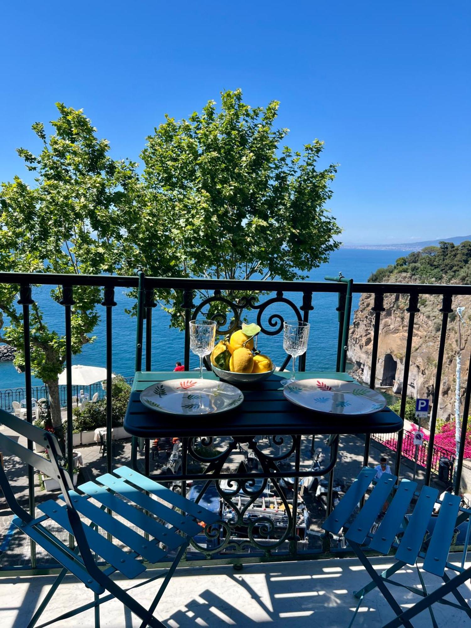 Mavi Apartments Piano di Sorrento Bagian luar foto
